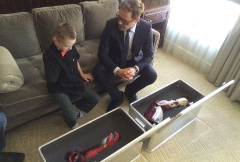 Si te lo perdiste: "Iron Man" regala su brazo biónico a niño de 7 años mile.io/1EGY0mz (vía @mileniohey)