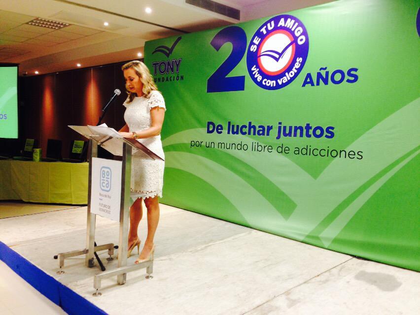 juanbuenot's tweet photo. Mi felicitación a Antonio Chedrahui y Grupo Tony por el 20 aniversario de la @FundacionTony #Veracruz http://t.co/ZFho9gAjvz