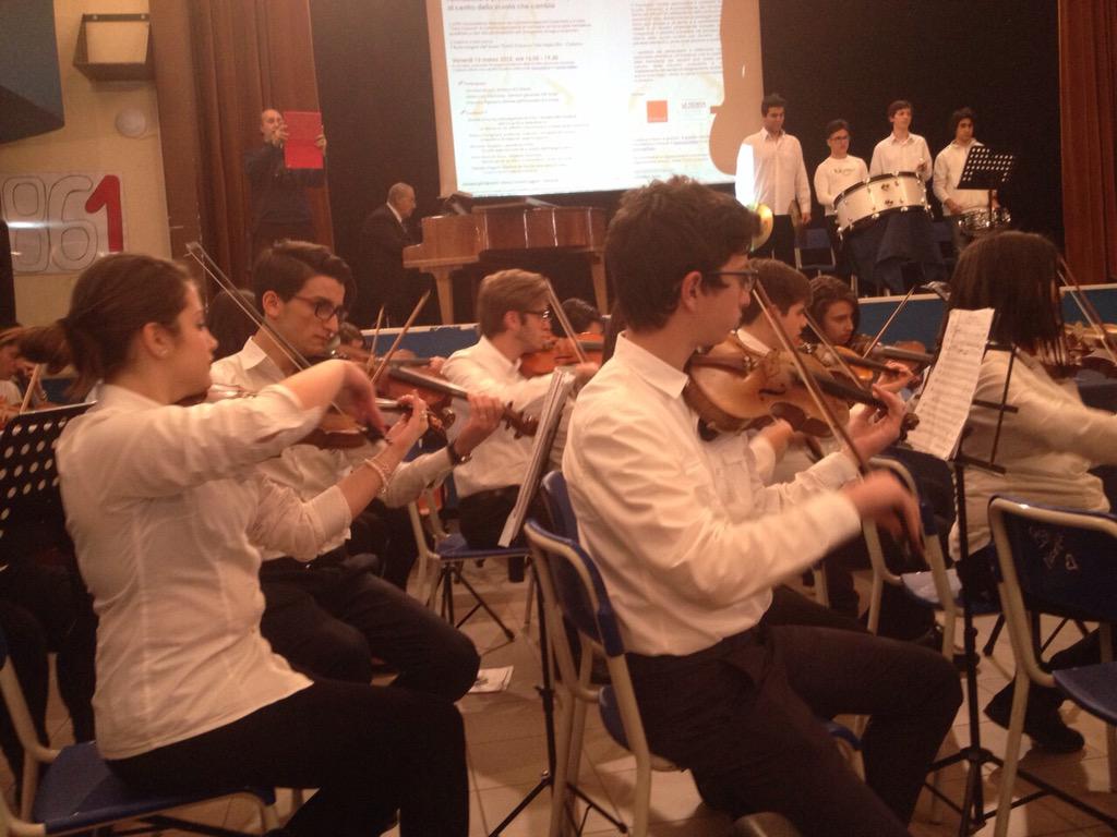 Con i ragazzi del Liceo Turrisi Colonna di Catania #labuonascuola <a href="/MiurSocial/">MiurSocial 😷</a>