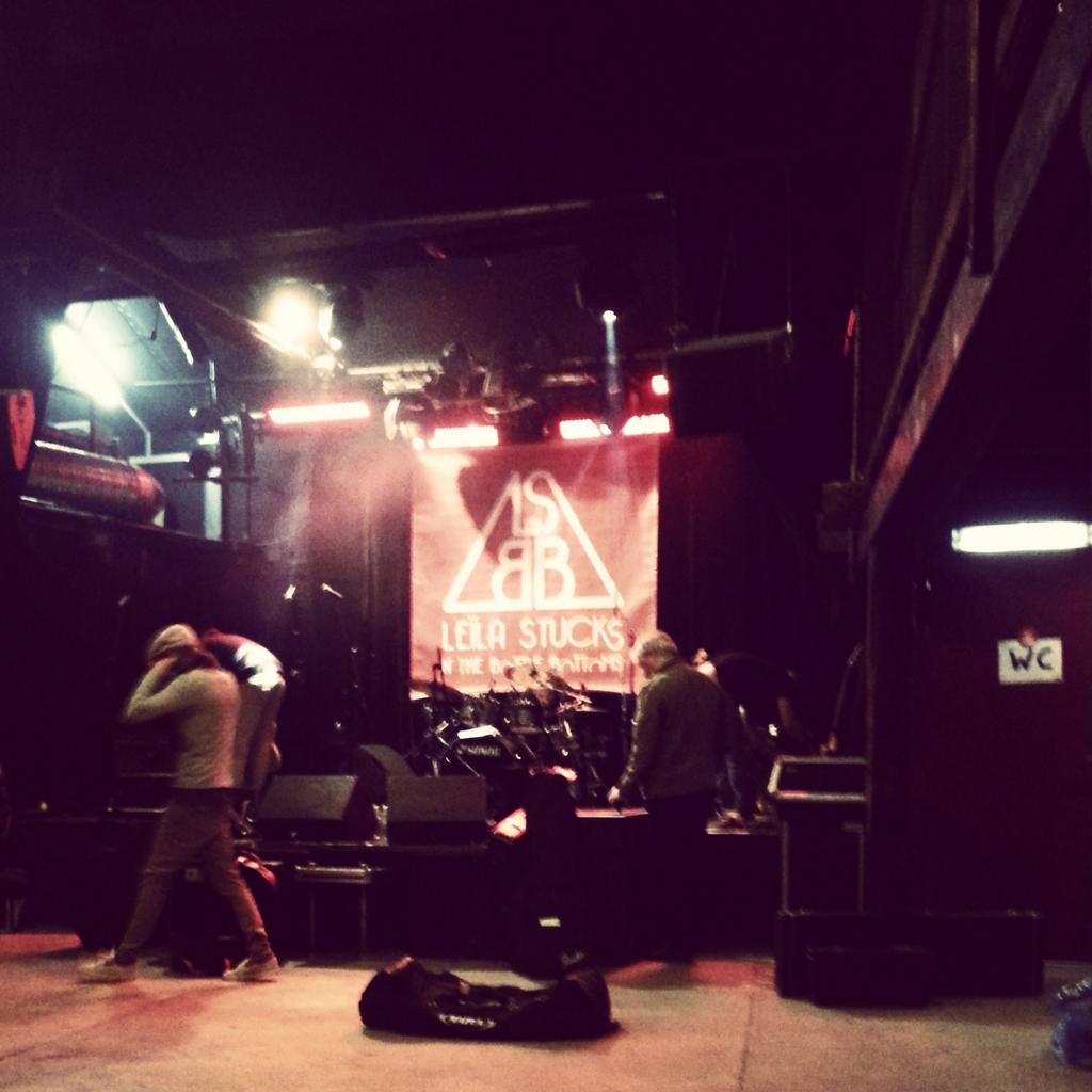 LSnBB's tweet photo. Affiche LSnBB en place, les balances commencent. Rdv concert ce soir 21h au Poste à Galène. http://t.co/trINzVeRYL