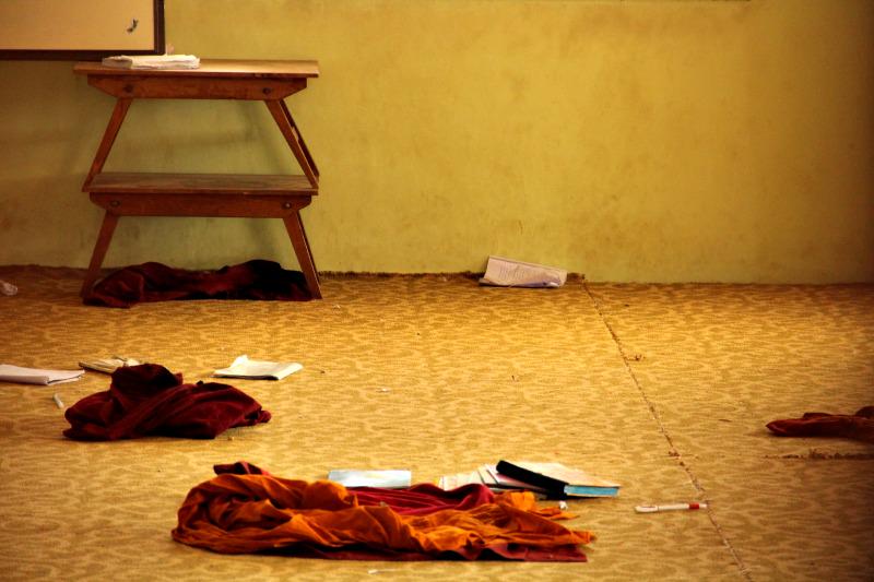BrunelloElena's tweet photo. #Burma - Mahagandayon Monastery Meditation Hall in #Mandalay – occasionally used as punishment room for young monks. http://t.co/1Fu15Mk3mo