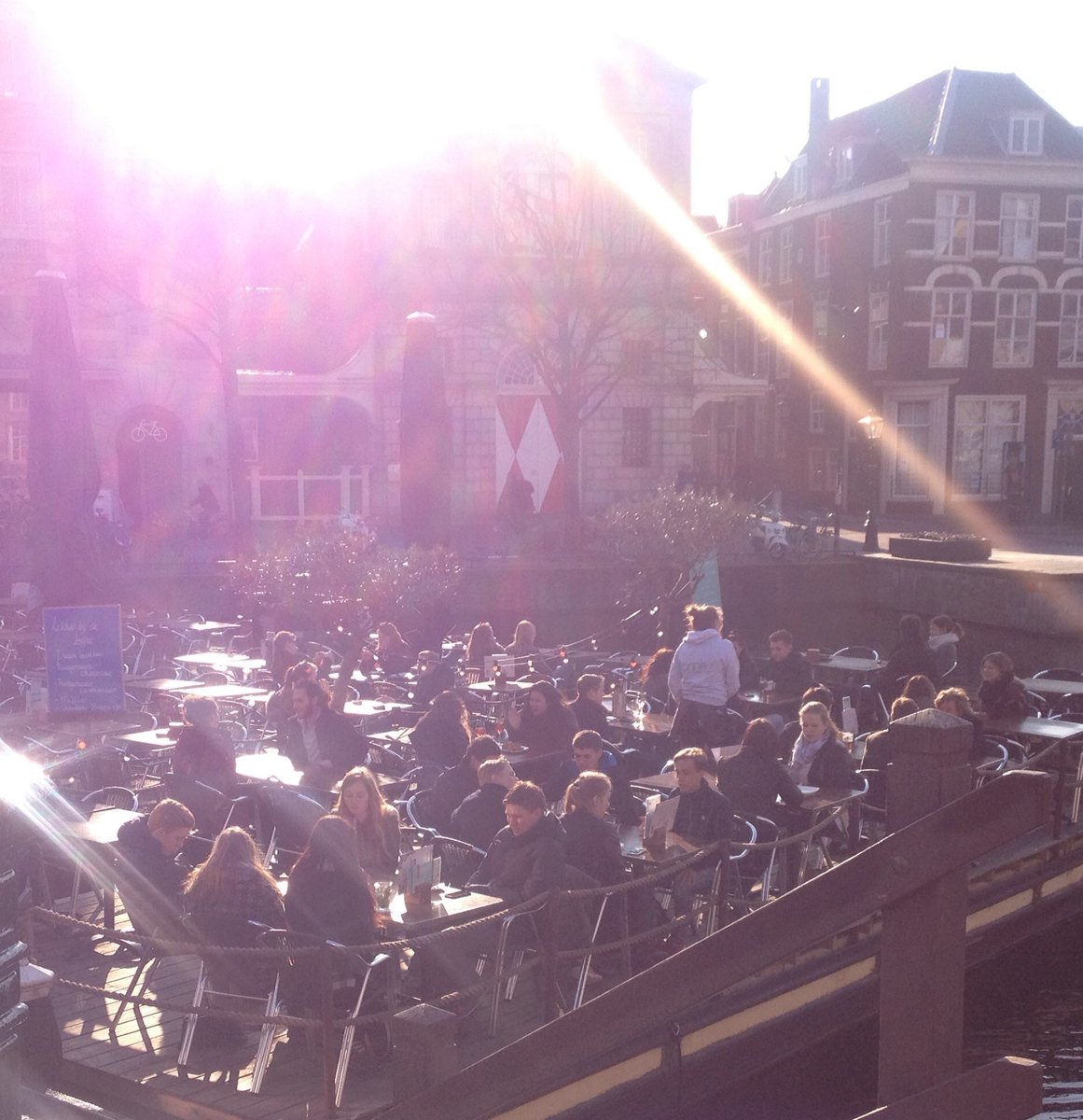 InsideOutM_'s tweet photo. Krijg gratis oppasbemiddeling met deze enquête. Rust u daarna uit in de zon! http://t.co/yLwBJdYsSF http://t.co/oeU7JmPbUR