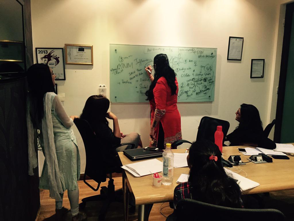 chiraghcherian's tweet image. These girls know how to get the work done, anytime! #GirlPower at #PerfectRelations rocks beyond 9pm!