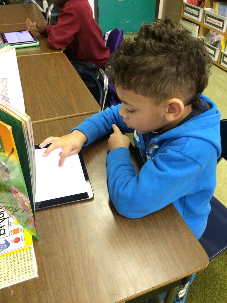 a_novins's tweet photo. Testing in a whole new way. Spelling and reading test are online in Mrs. Novins class today. #HESDLD http://t.co/MOxtAlseOp