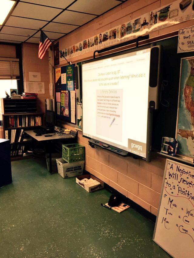 Mrs_LSauter's tweet photo. Using @PearDeck to explore the purpose of literary devices @BernerChiefs #BMSDLD http://t.co/2EieelTMRj