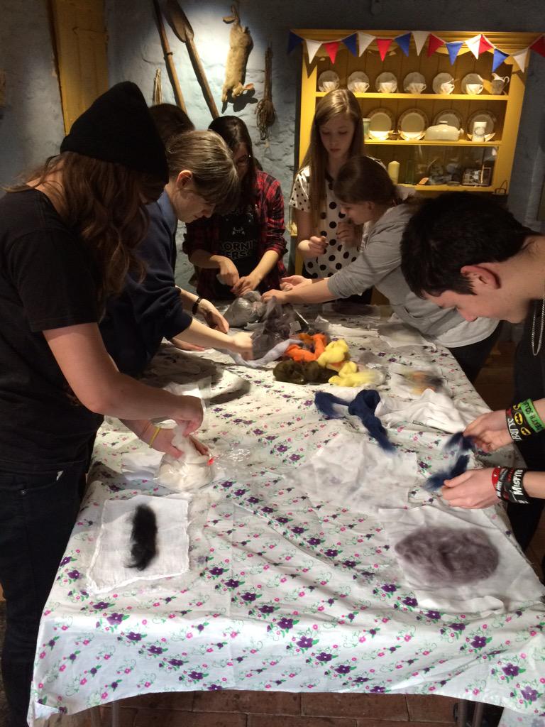 AncientHouseMus's tweet photo. Karen demonstrating felting to Teenage History Club. Now over to the teens. #cuddlyflints @TheBrecksBNG @HLFEoE http://t.co/dCWJvmal4X