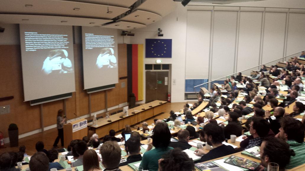 stadsnatuur's tweet photo. @_BCT_ @BatLifeEurope nice talk of Kate Barlow about the Nathusius' pipistrelle research in the UK #batberlin http://t.co/yH0yxewns1