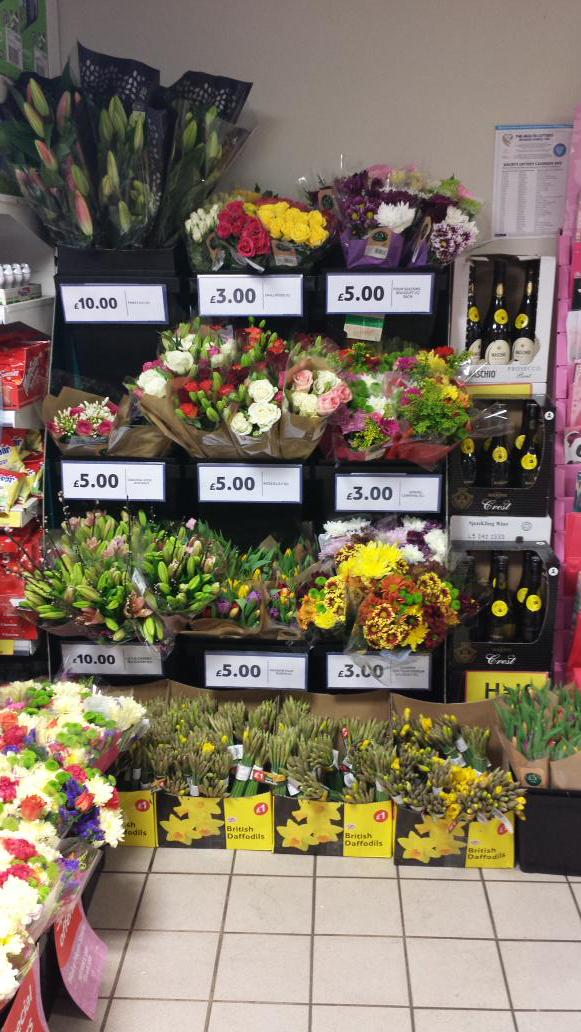 3305Express's tweet image. Happy mothers day from us all treat her to some flowers. @rachedwards1984 @CherriYallop @carden100