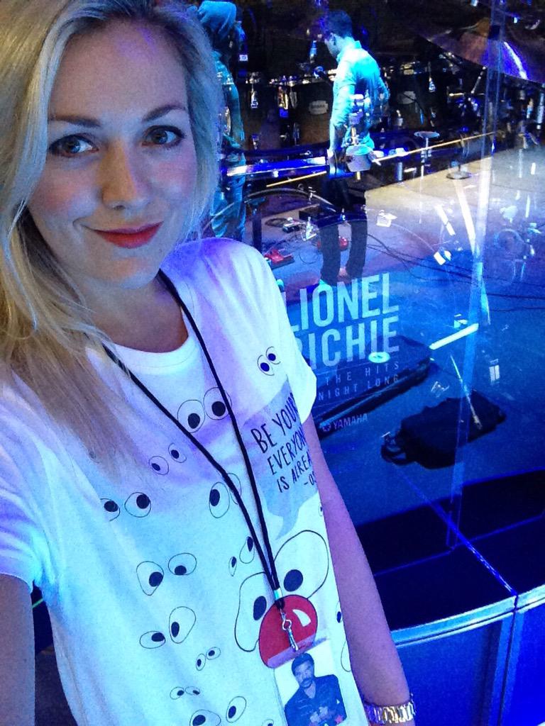 LarissaEddieUK's tweet photo. Sounchecking in my @rednoseday @TKMaxx_UK T-shirt today supporting @LionelRichie Liverpool @EchoArena #RND15 #ComicRe http://t.co/7b47qZnm9l