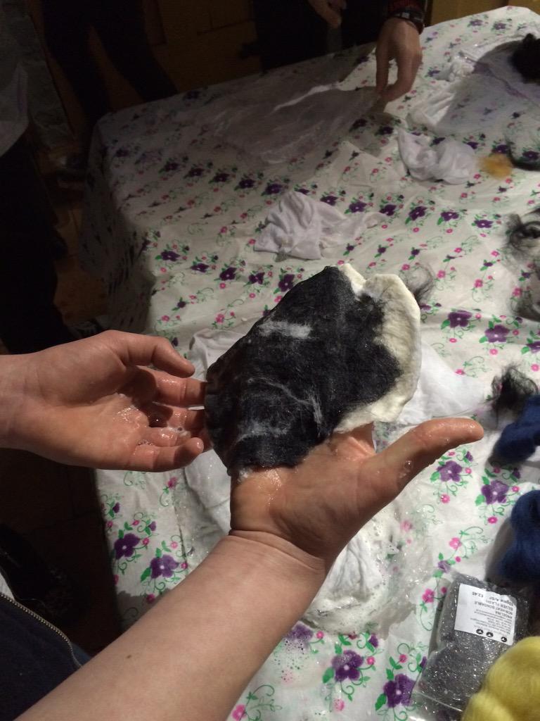 AncientHouseMus's tweet photo. It is important to wash the soap flakes off our new pieces of felt. @TeensInMuseums @TheBrecksBNG #cuddlyflints http://t.co/TYUG1k0vd5