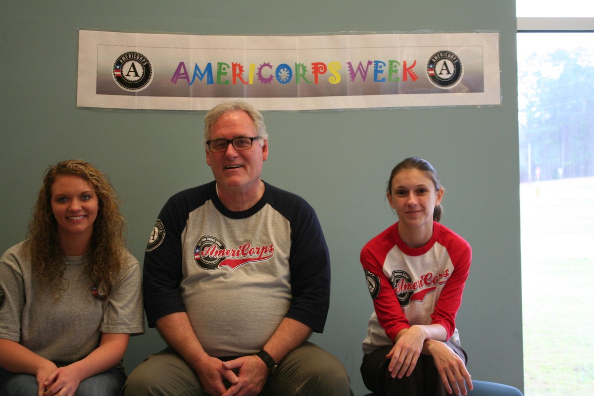 AISTinButlerCo's tweet photo. @AISTinButlerCo members celebrate #DayoftheA #ACWeek2015 #americorpsweek @ServeAlabama http://t.co/Q2LAx5j6ur