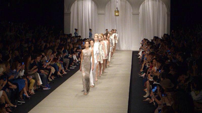 truecostmovie's tweet photo. “I love everything about clothes... how they make you feel. They’re our chosen skin.” @orsoladecastro #FashionFriday http://t.co/CG6rmDdDUz