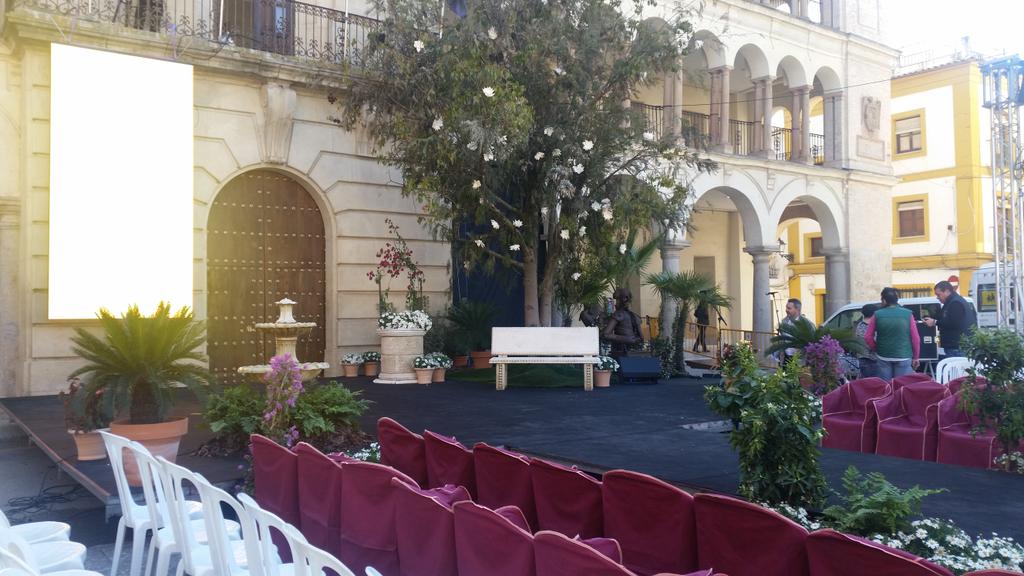 RaquelBollo's tweet photo. Ya esta todo preparado para la pasarela Andujar Flamenca @alvarocortes9 @garzonpcarmen @TiendaR_Bollo @scalaeventos http://t.co/0g4vrKZJQT