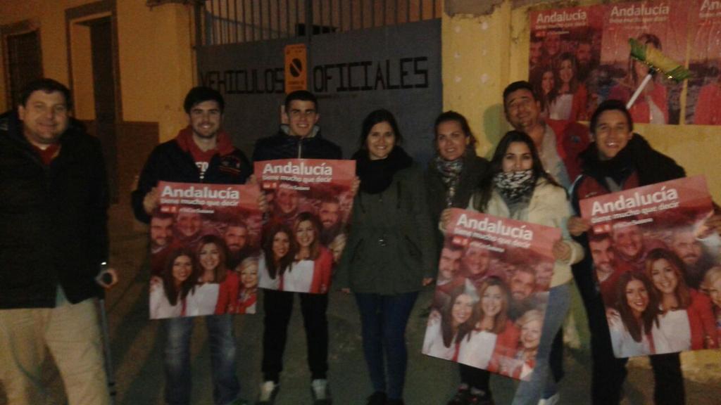 psoe_Vvdedelrio's tweet photo. Inicio de campaña ilusionante. Pedazo de equipo. @_susanadiaz @JSAVdRio #YoConSusana http://t.co/CStyYWEPwh