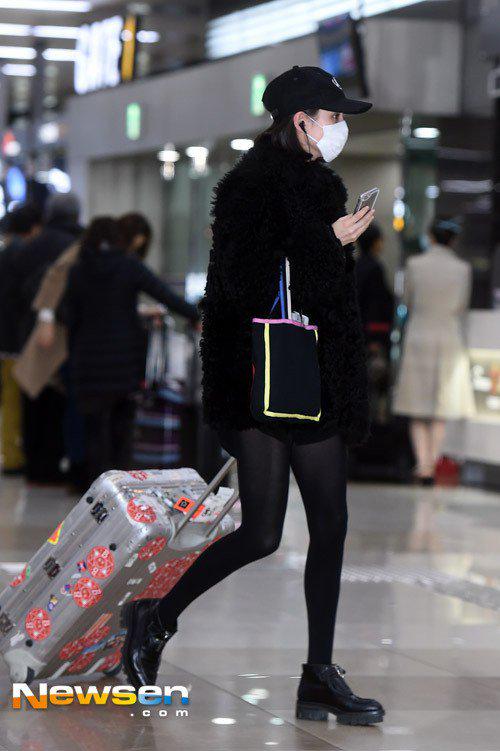 RT @kor_celebrities: 水原希子が3月6日午後、金浦空港を通じて入国