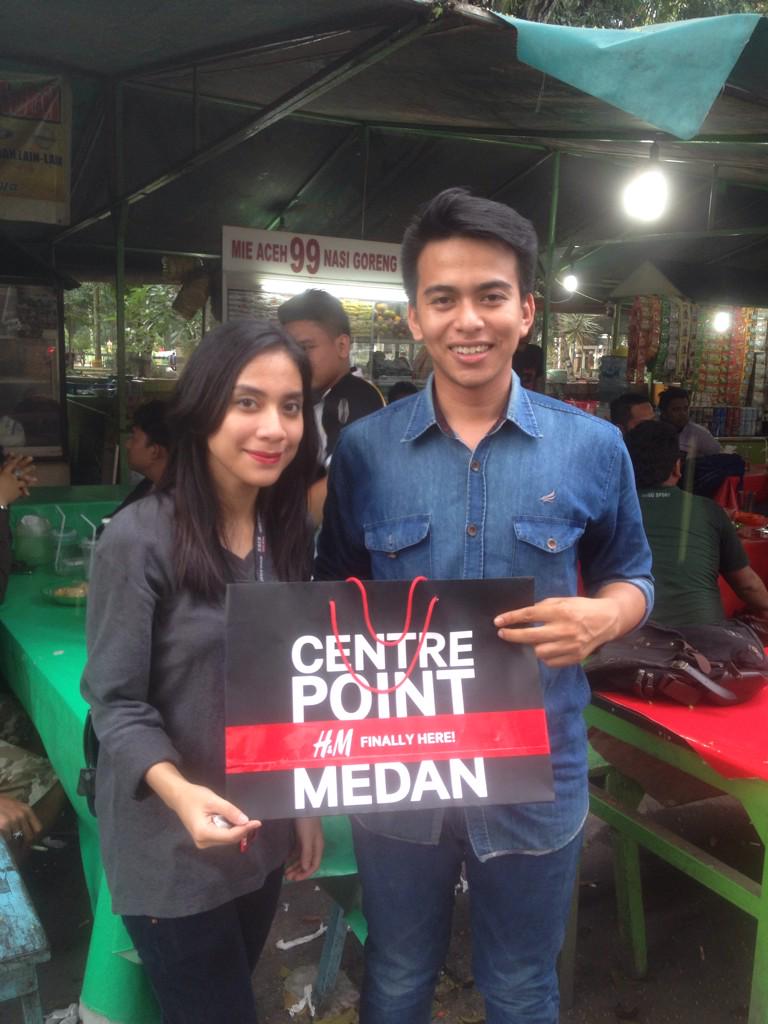 _zovvv's tweet photo. yok! besok rame2 ke centre point di open store @hmindonesia_ tgl 7 maret jam 10 pagi. @kissfmmedan #hmMedan http://t.co/J8zAnlZl3v