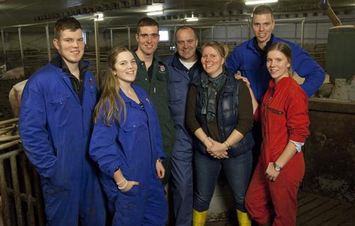 Proficiat! Familie Elshof #varkens genomineerd voor Agrarisch Ondernemer 2015 pic-nl.com/nominatie-fami…  <a href="/AgrarischO/">Agrarisch Ondernemer</a>