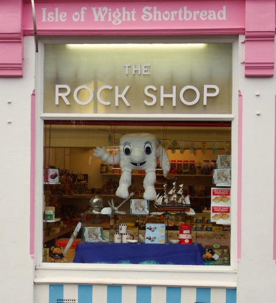 Read the story of <a href="/TheRockShopIOW/">TheRockShopIOW</a> in the new issue of Island Business issuu.com/iwchamber/docs…