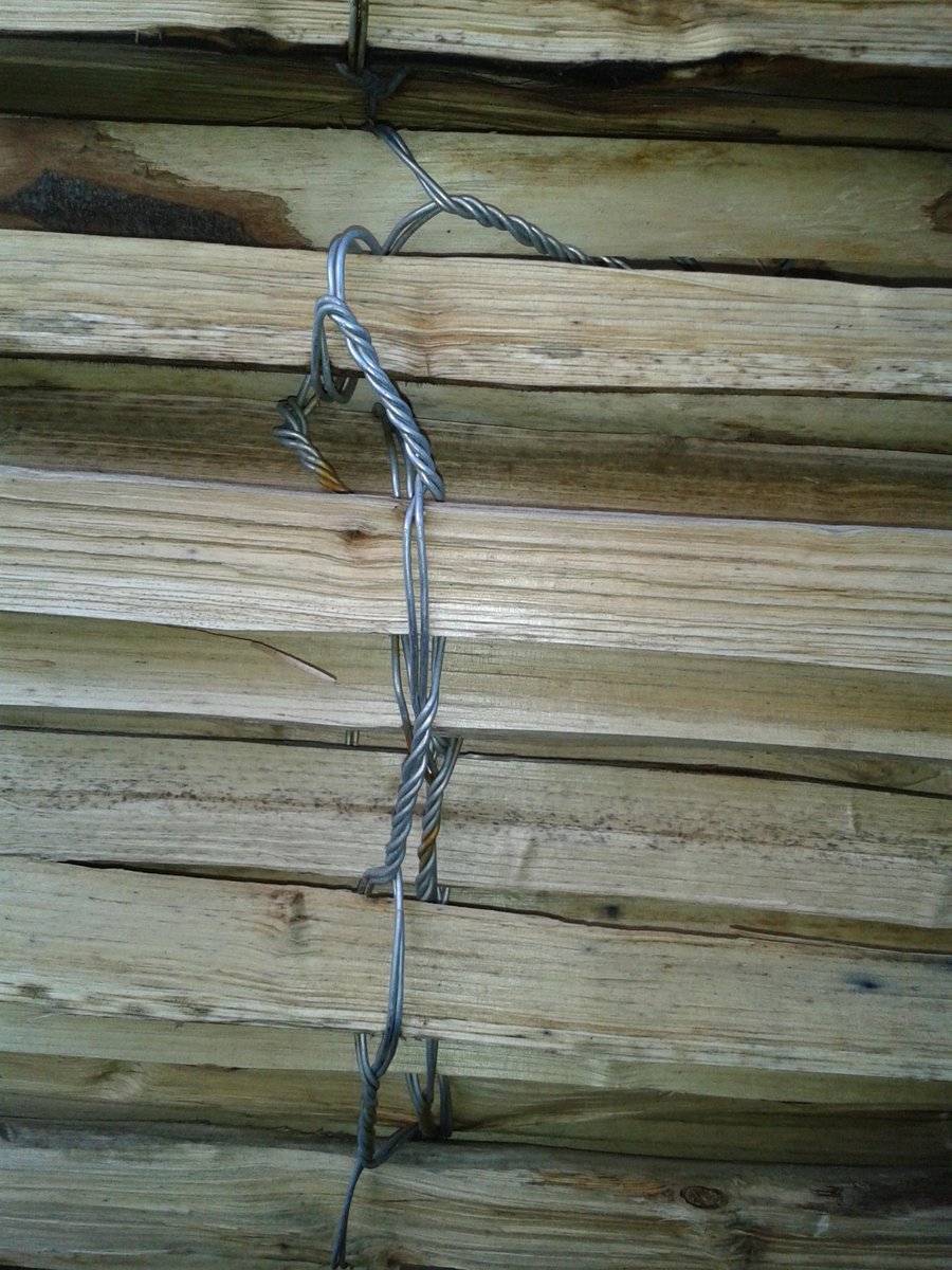 FleetTimber's tweet photo. CHESTNUT FENCING.......now in stock
We now stock Chestnut Fencing 10m rolls 2 wire 900mm and 1200mm high.
01945881221 http://t.co/Mauqz4vL8f
