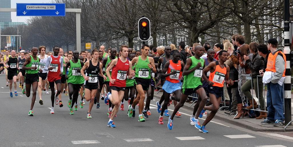 PvdADenHaag's tweet image. Raadsleden @BulAydin &amp;amp; @Ramnewash: #CPCLoop voor hele stad; korting met Ooievaarspas in 2016! denhaag.pvda.nl/2015/03/cpc-vo…