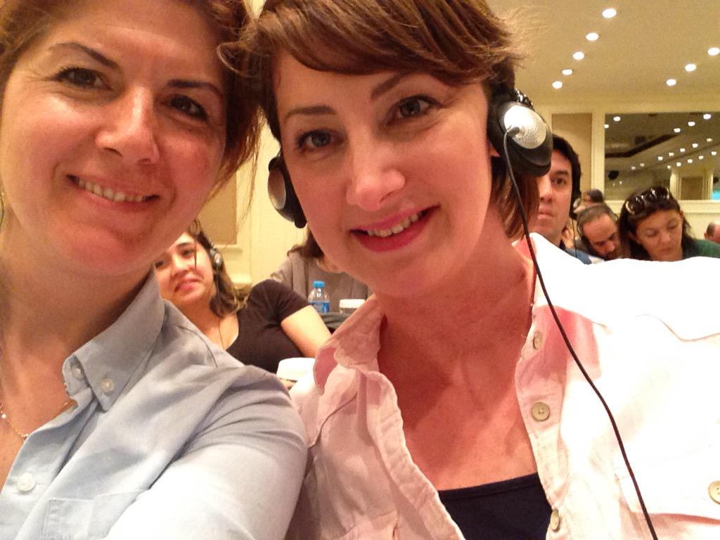 HamileveAnne's tweet photo. Poz verdiğimize bakmayın #stantatkin'i dinliyoruz #wired4love @AnnePedagog http://t.co/U38rPoyQ26