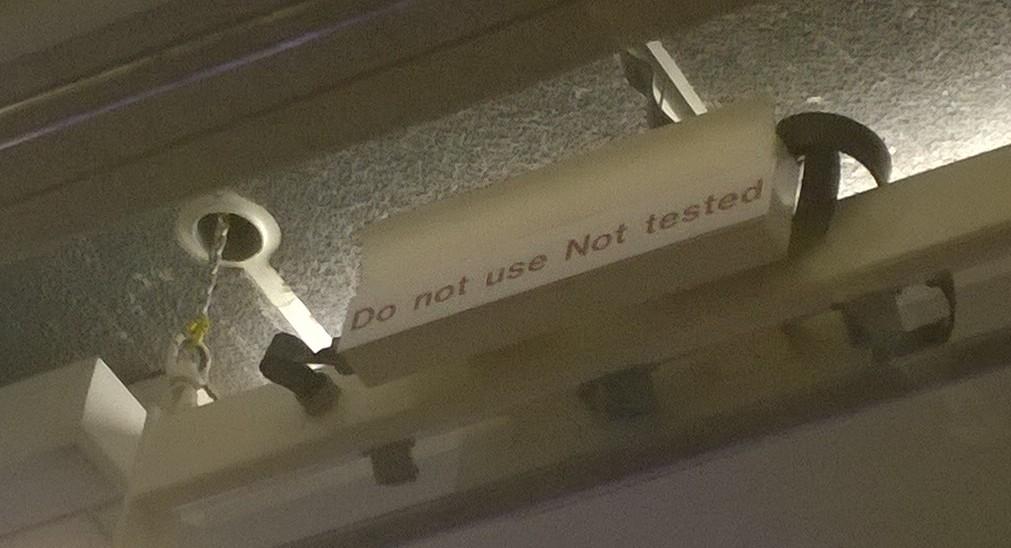 vidarkongsli's tweet image. Scary ceiling installation at #qconlondon. #nottested #donotuse