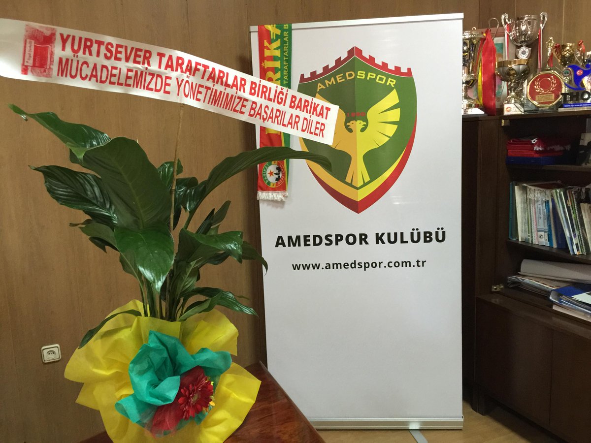 amedskofficial's tweet photo. Yurtsever taraftarlar Birliği Barikat Amedspor yeni yönetimimize hayırlı olsun ziyaretinde bulundular. http://t.co/RSHHxkipmb