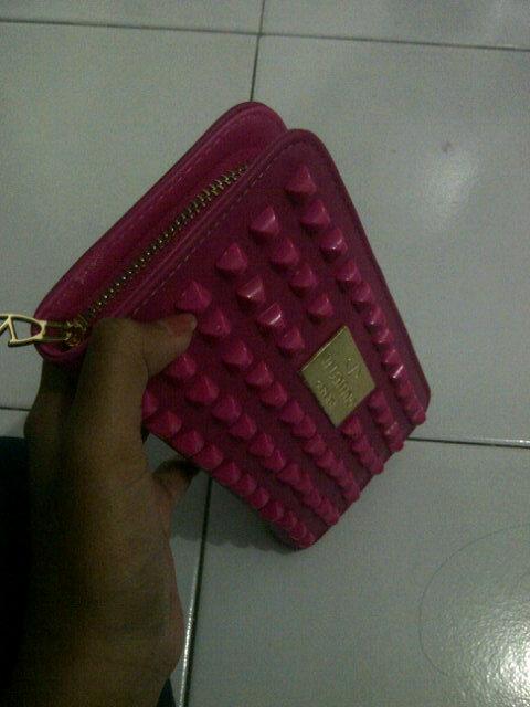#sell 165 atau #barter setara dompet valentino warna pink tua. Ini newwww masih ada plastiknya!!