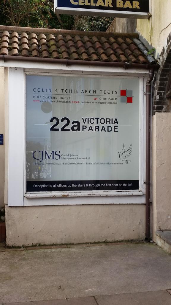 Thanks Neil <a href="/ColourDigiPrint/">Colour Digital Print</a> &amp; Jamie <a href="/SJBSigns/">SJB Signs</a> for our new graphics installed today. Looks fab. L/L must now redec!!