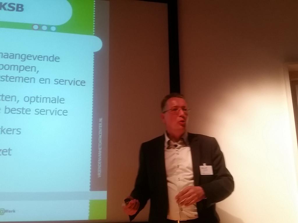 marcozelf's tweet photo. Rob van KSB toonaangevend leverancier van pompen voor in datacenters.  #devriendenvanhetdatacenter http://t.co/0vpPT4OqsD