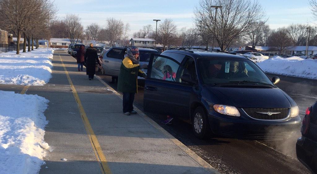 BHMSDnews's tweet image. Huge S/O to the ES car rider line workers! Here&apos;s hoping this is the coldest day left this winter! #ready4spring