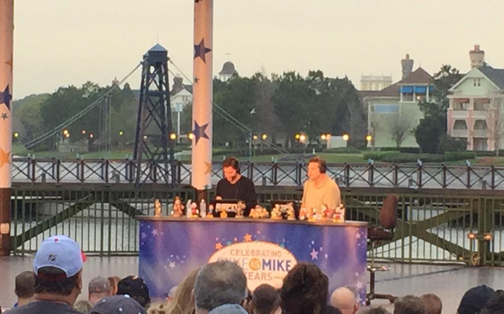 BrookEvents's tweet image. Happy 15th Anniversary @MikeAndMike !!! #MM15