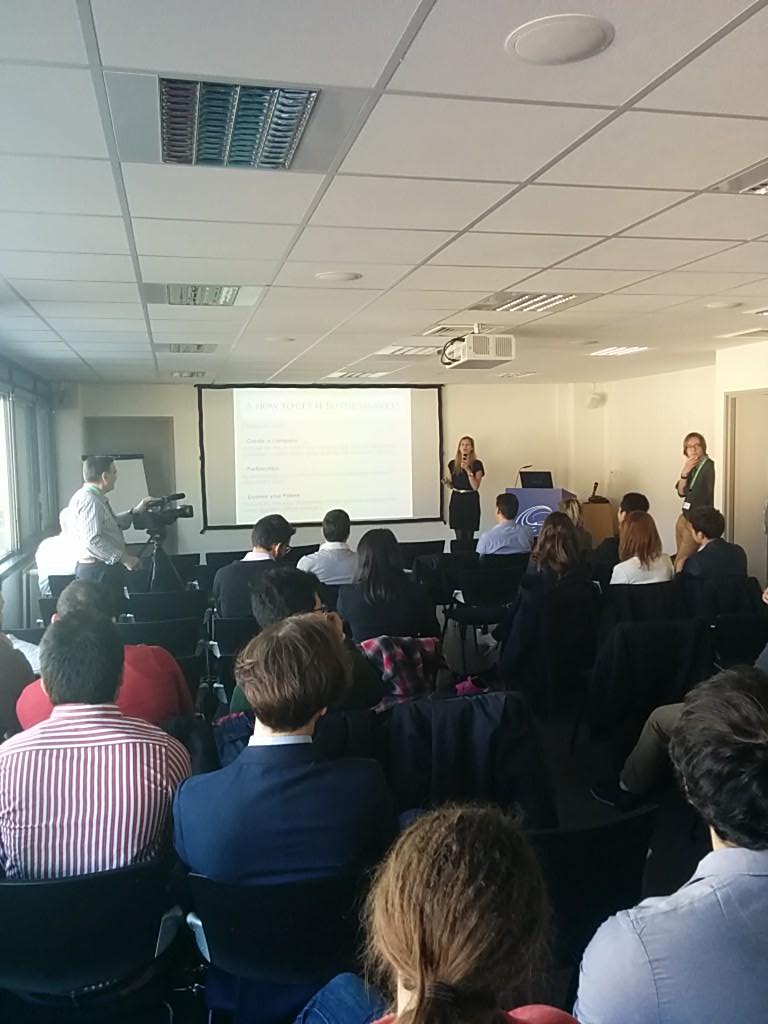 olivierarsene's tweet photo. @Grenoble_EM Business students help #cea PhDs to develop business opportunities during #jsiam ! Thanks @Beyond_Lab ! http://t.co/0UrsFQP08y