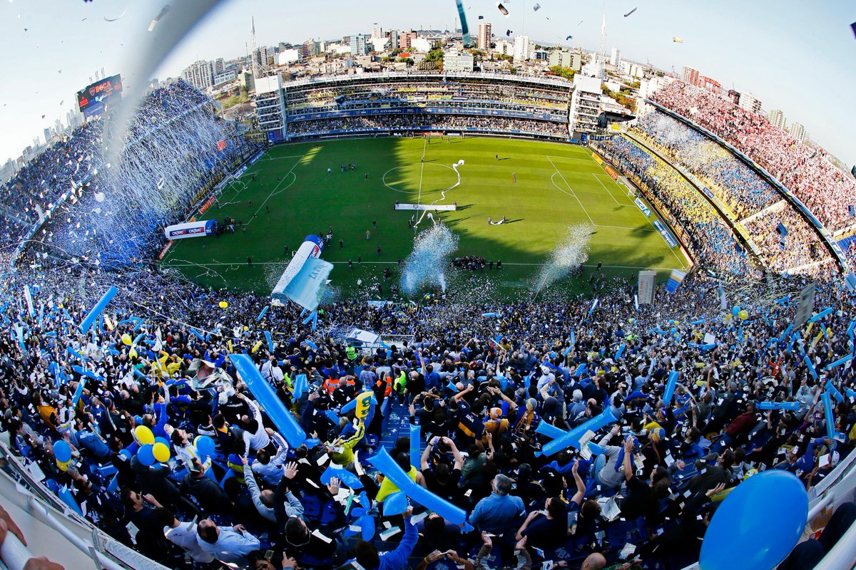 BocaJrsOficial's tweet photo. La revista francesa So Foot eligió a #Boca como el equipo con la mejor hinchada del mundo: http://t.co/9vEfmk2RH8 … http://t.co/nwKD2ygefJ