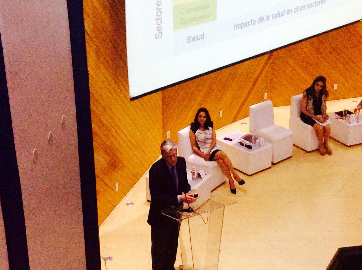 Danny_Antunez's tweet photo. Dr. Julio Frenk: Salud en todas las políticas #CONGISP2015 http://t.co/IhEQuID65X