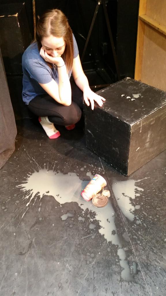 TheBizzieBee's tweet photo. Early morning filming can be hard. #TITR #sunrisefilmsesh #wecleaneditup http://t.co/7H46tlTjug
