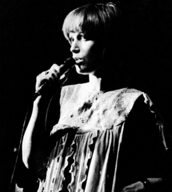 A happy dapper 68th birthday to Kiki Dee! 