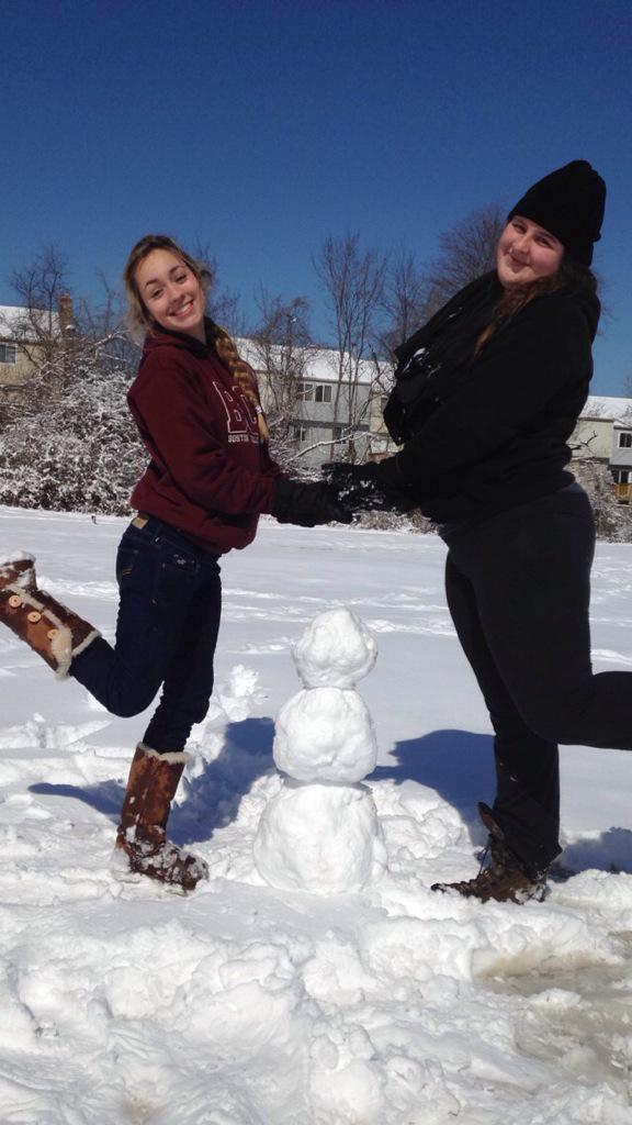 ali_g8ter's tweet photo. Cappa mappa built a snow man omega chi #SororitySisters #sorority #missingasister http://t.co/UX7BLG1Buk