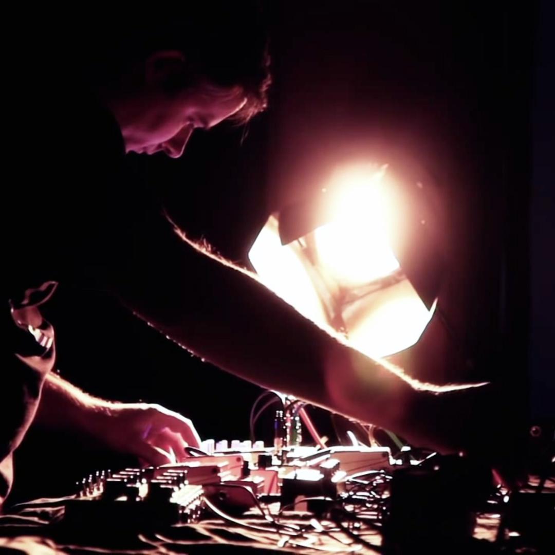 ConventAgusti's tweet photo. Avui a les 19.30h tornarem a gaudir del directe de #FedericoMonti , emoció! @MUTEK_ES #Mutek6 http://t.co/IQwVkFUwfd http://t.co/SAoNBFTfVI