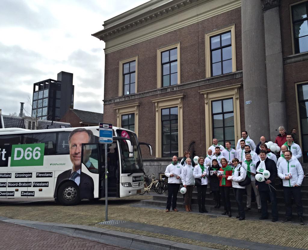 De D66-bus is neergestreken in Leeuwarden. Na flyerronde in centrum nu werkbezoek bij <a href="/wetsus/">Wetsus</a> @D66FrysIan #d66bustour