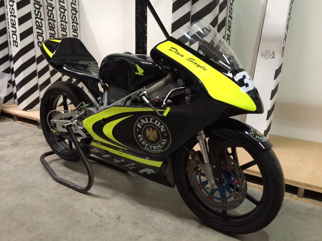 Post application, you won't miss this coming at you down Sulby #dansayle #classicTT