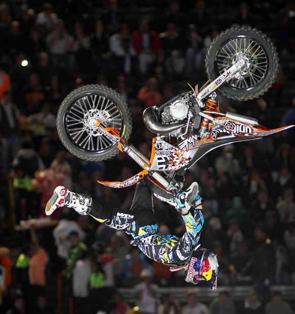 FMXForever's tweet photo. #FMX Forever #motocross http://t.co/Z9Bq1yAsrL