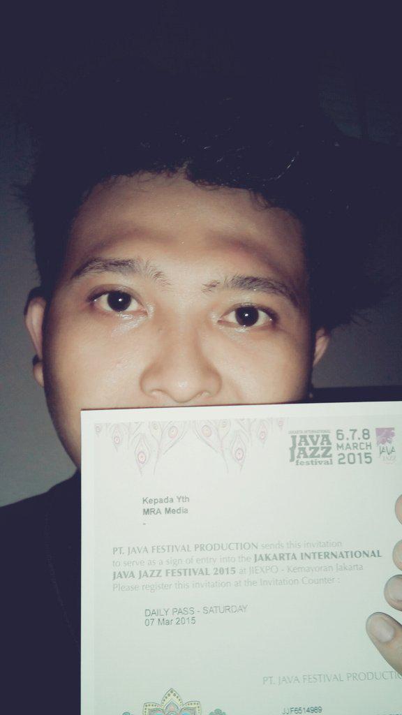 adhityapratama's tweet photo. @TRAXMagz thanks trax magz buat tiket java jazz nya #TraxQuizJJF2015 http://t.co/MlIv5v8oQn