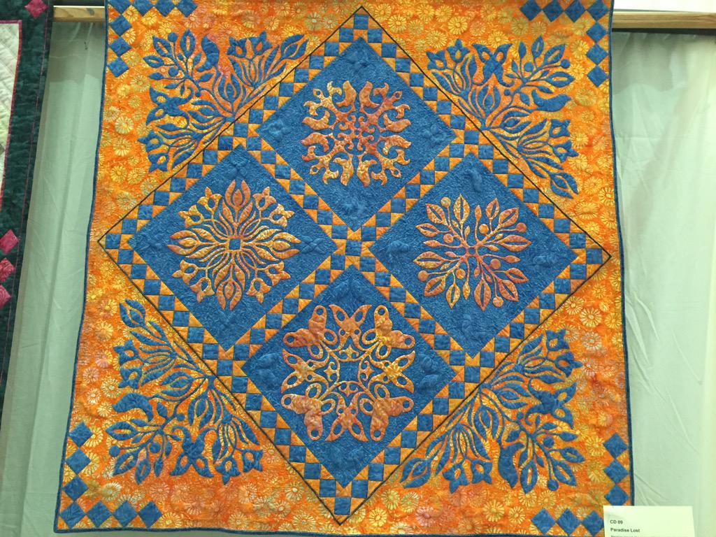 creativegrids's tweet image. Quilt show at Duxford first day G8 quilt display.