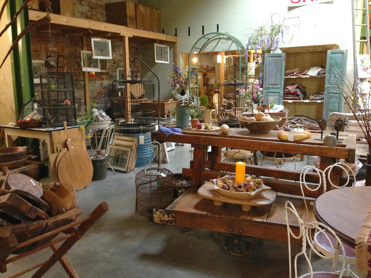 ConnectTrav's tweet photo. These 5 vintage shops in Frederick, Maryland, are worth a visit! #VisitFrederick http://t.co/kWOyPP2mPW http://t.co/ykYup5QbcO