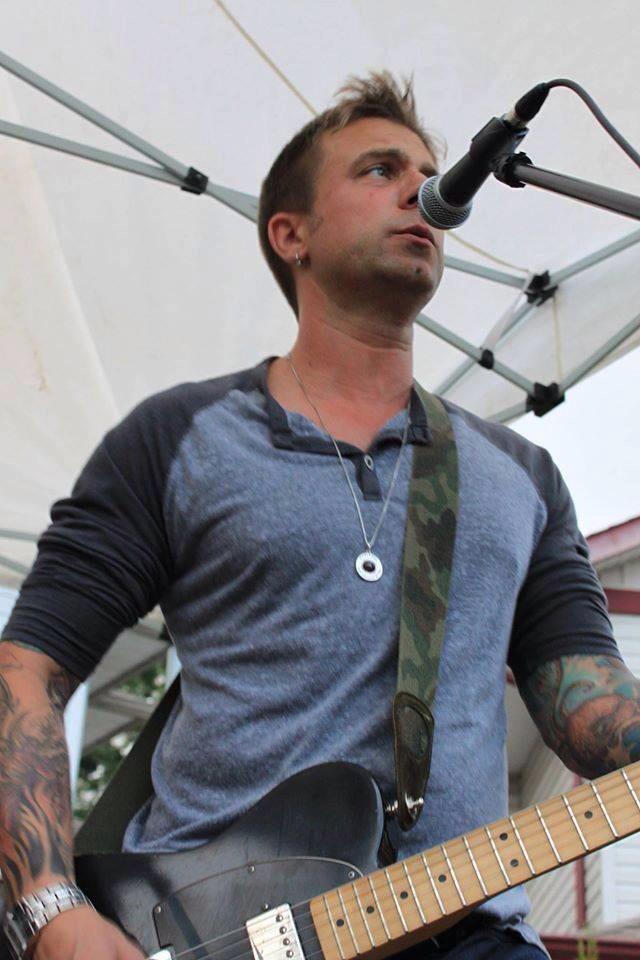 ArtzyLinda's tweet photo. Hot @WainwrightJesse @AustinBelleBand formerly @State_Of_Shock #LesserKnownArtists http://t.co/QPhpxNlbFI