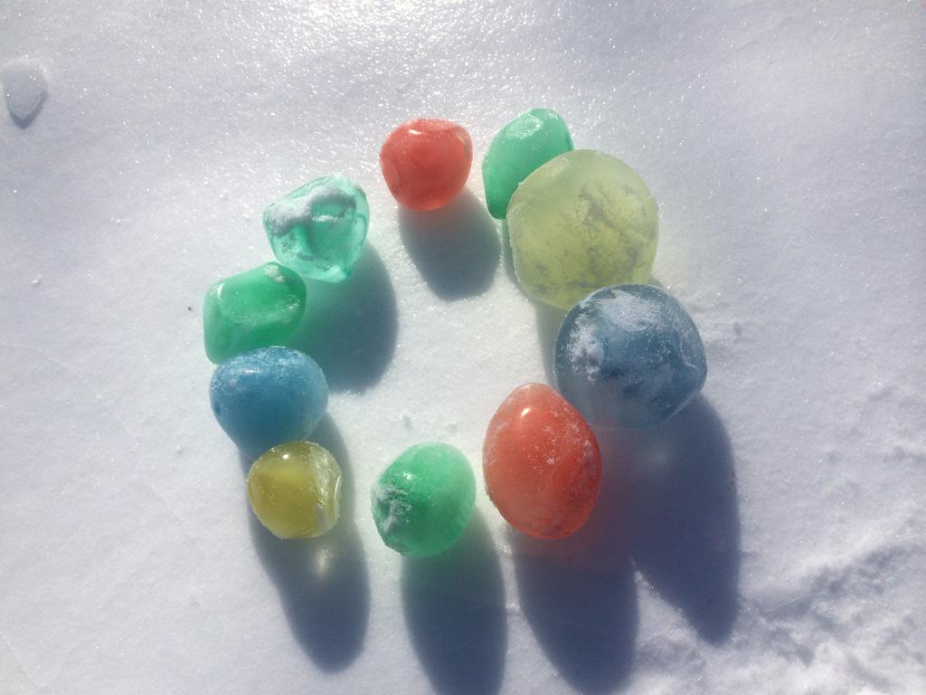 BronteCreeker's tweet image. Friday Fun! #getoutside #learningoutside #frozenart