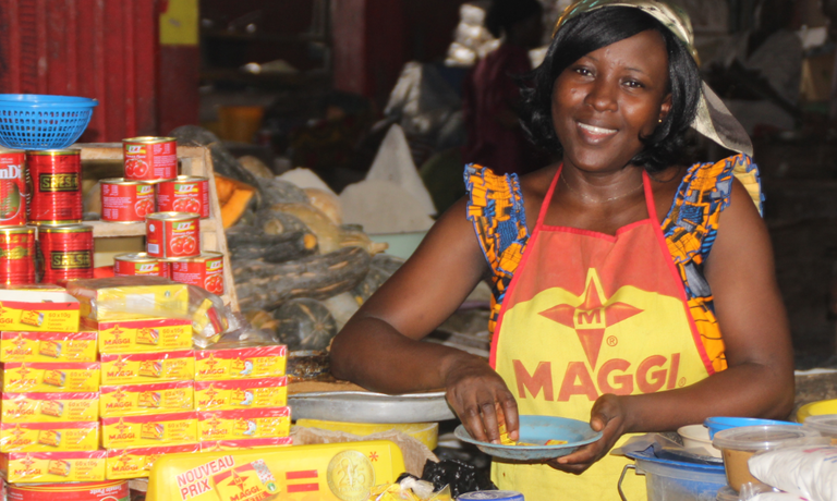 lemondefr's tweet photo. En Afrique, le cube Maggi à toutes les sauces (via @LeMonde_Afrique)
http://t.co/SV6hULpqKB http://t.co/Y8b7FjMS5U