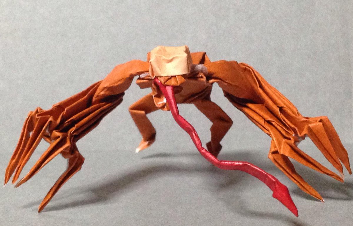 鈴虫 折り紙でバイオハザードより リッカー折ってみました 脳1枚 舌1枚 両腕2枚 頭部 足1枚の計5枚で出来てます 折り紙作品 バイオハザード Http T Co Mkabmxej9u