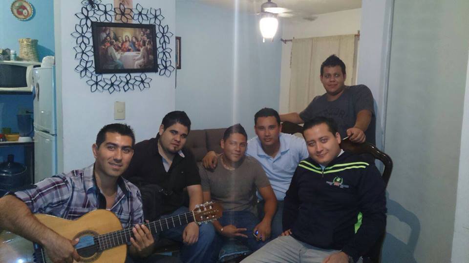 JAIROBEDT's tweet photo. noche bohemia #banda #activada
reunion banda activada.!! http://t.co/feHDq2wQgL